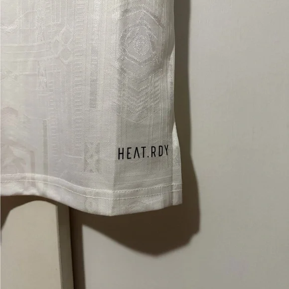 Arsenal 2025/2026 Jersey Gyokeres - Picture 5 of 7